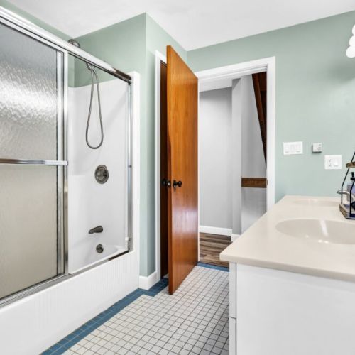 Upper Level Bathroom