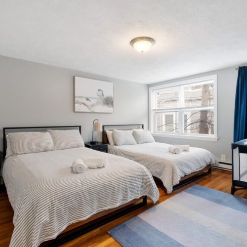 Top Floor 2 full beds