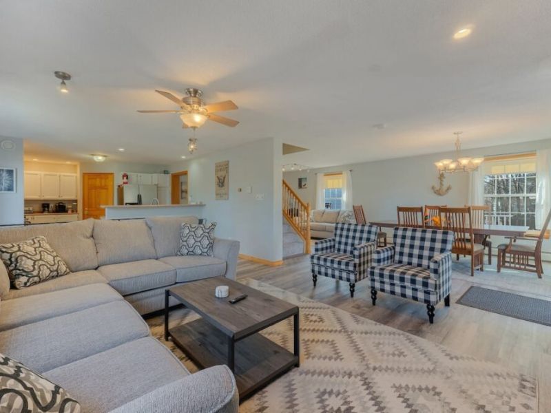 New couch & chairs added in Dec 2023