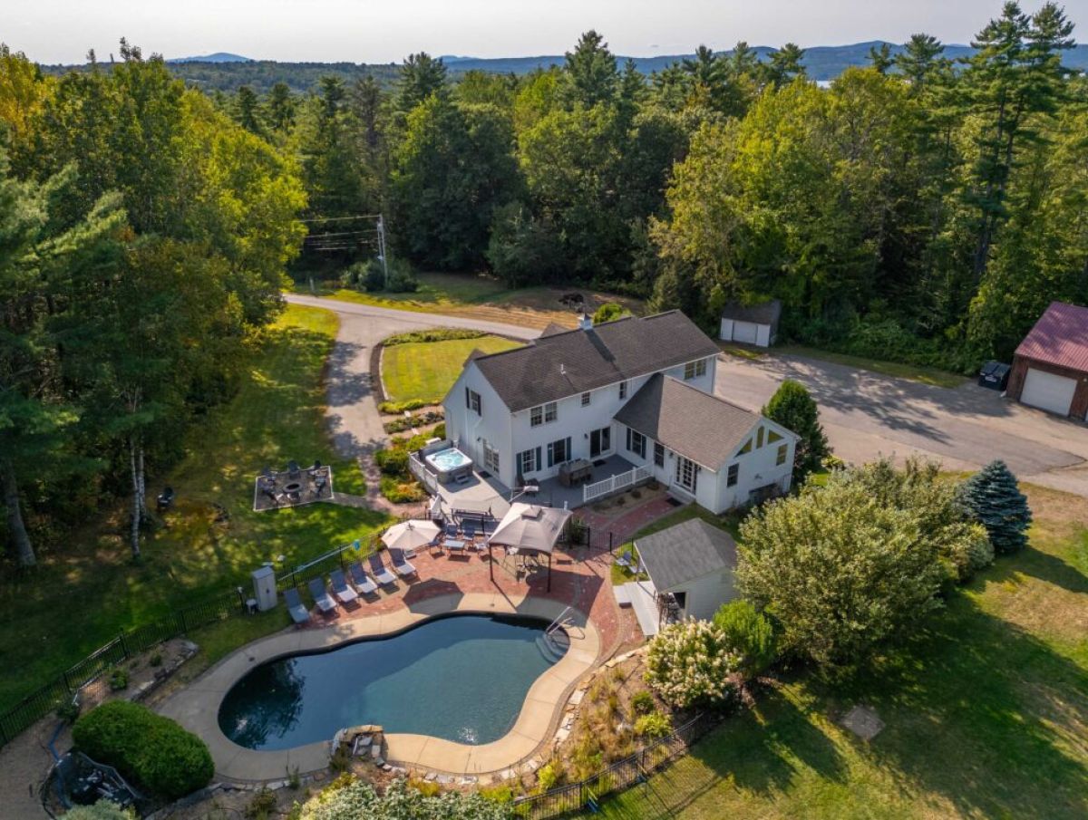 Backyard with pool & hot tub