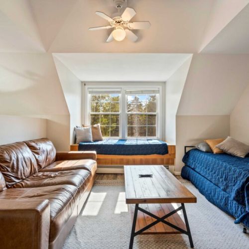 Twin Bed + Twin Trundle (Sleeps 3)