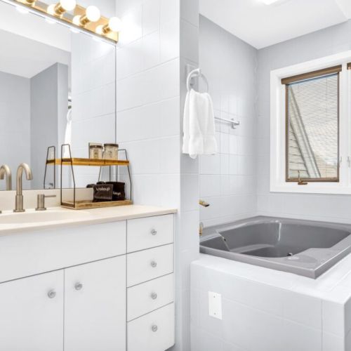 Upper Level Master Bathroom