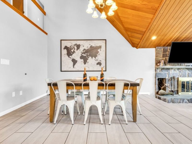 Main Level Bonus Dining Space