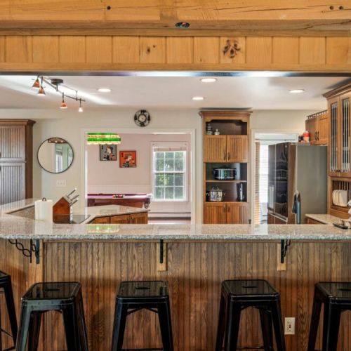 Bar seating for 6