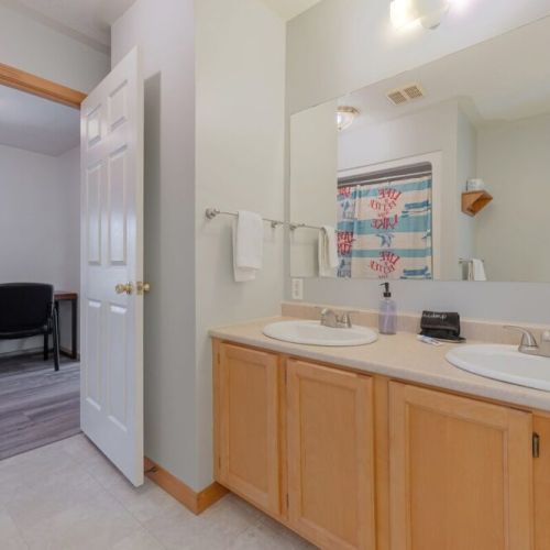 Guest Full Bath 1
