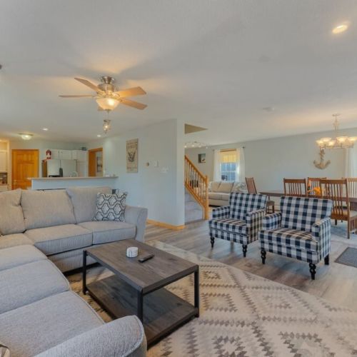 New couch & chairs added in Dec 2023